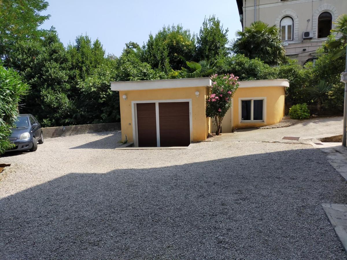 Apartments Ivna Bilek Opatija Bagian luar foto